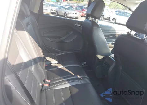 2017 Ford Escape Titanium из США, поврежденный, VIN 1FMCU9J97HUD60711